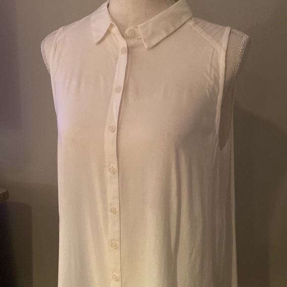 Women’s Elegant White Tunic by Lush - Picture 2 of 7